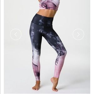 Onzie Peloton Leggings NWTs Large